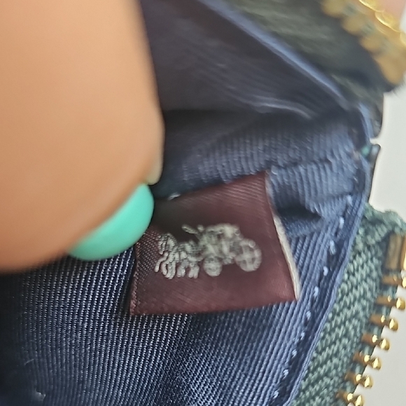 Coach NWT Green and Brown Patterned Wristlet Gold Hardware - Picture 9 of 9